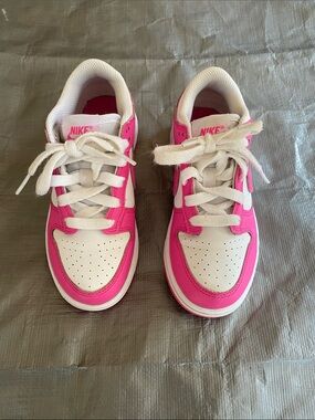 Kid Girls Nike Dunk Low Laser Fuchsia Pink and White Athletic Sneakers Size 13